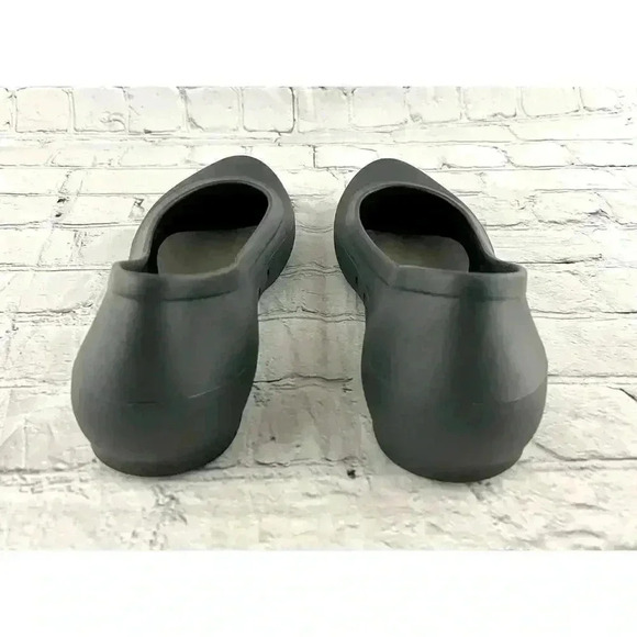 CROCS Gray Flats Iconic Comforts Slip On Shoes Sz 9 - Picture 6 of 9